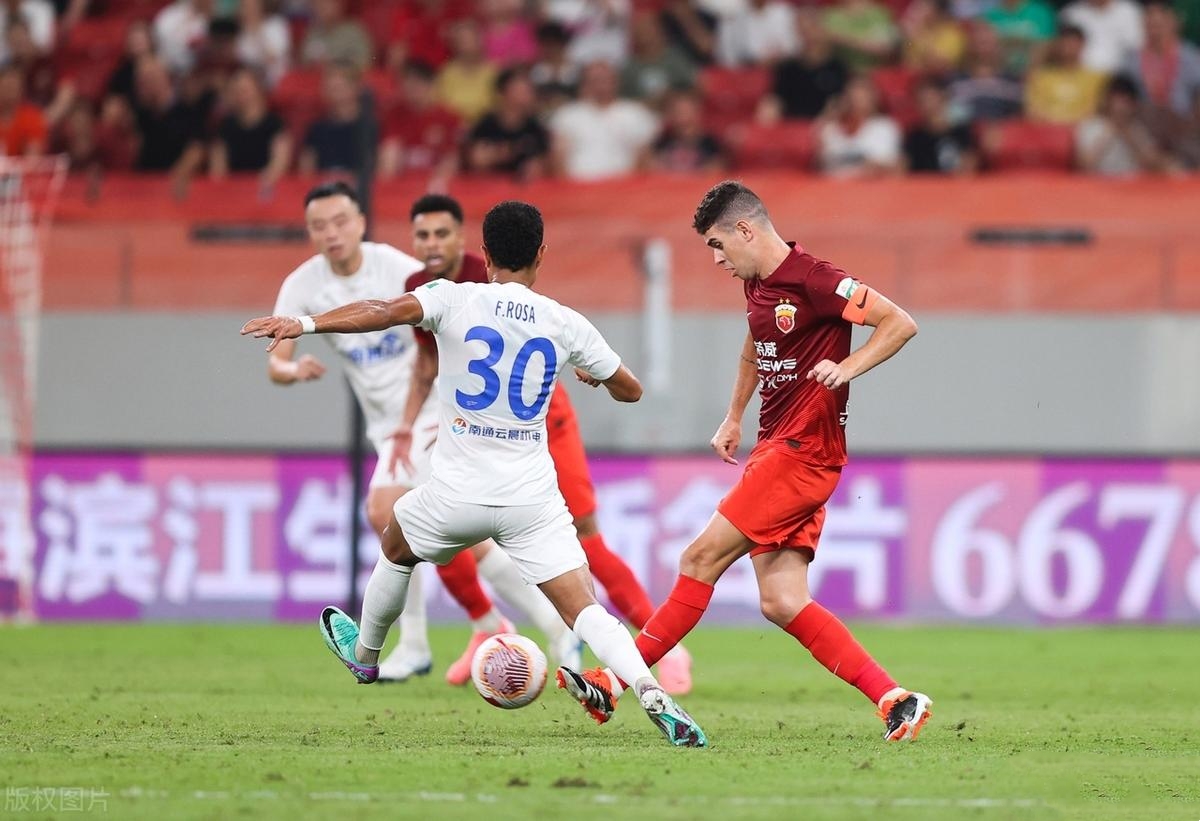 全明星赛冲刺阶段走向成谜；上海海港刷新队史纪录；压力陡增；轮换策略成焦点的简单介绍