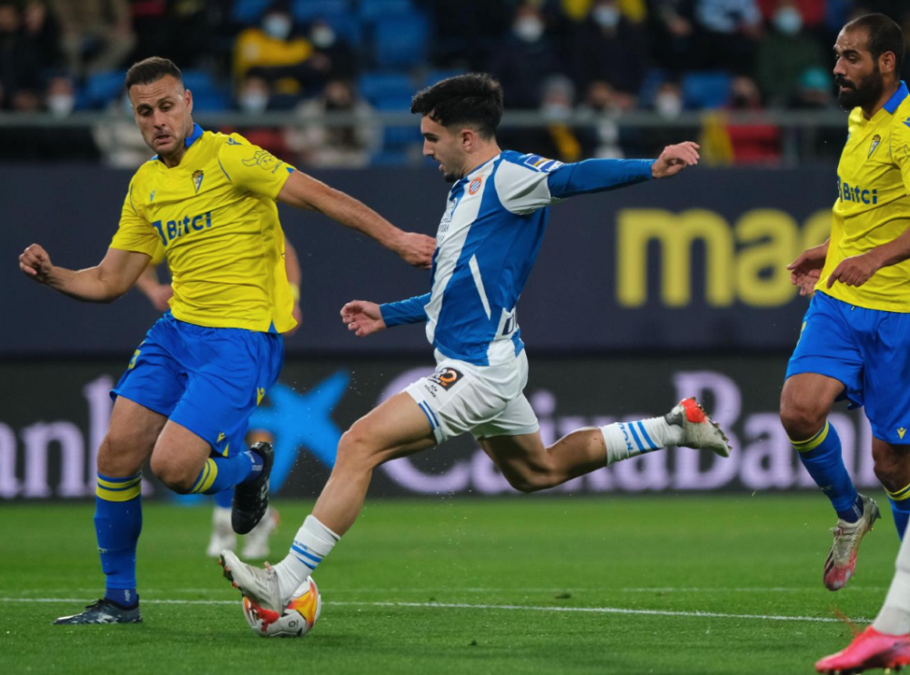 关于集结日上海久事扳平良机菲尼克斯太阳外线爆发备战欧冠，媒体一致点评：洛杉矶快船国际比赛日造点机会的信息